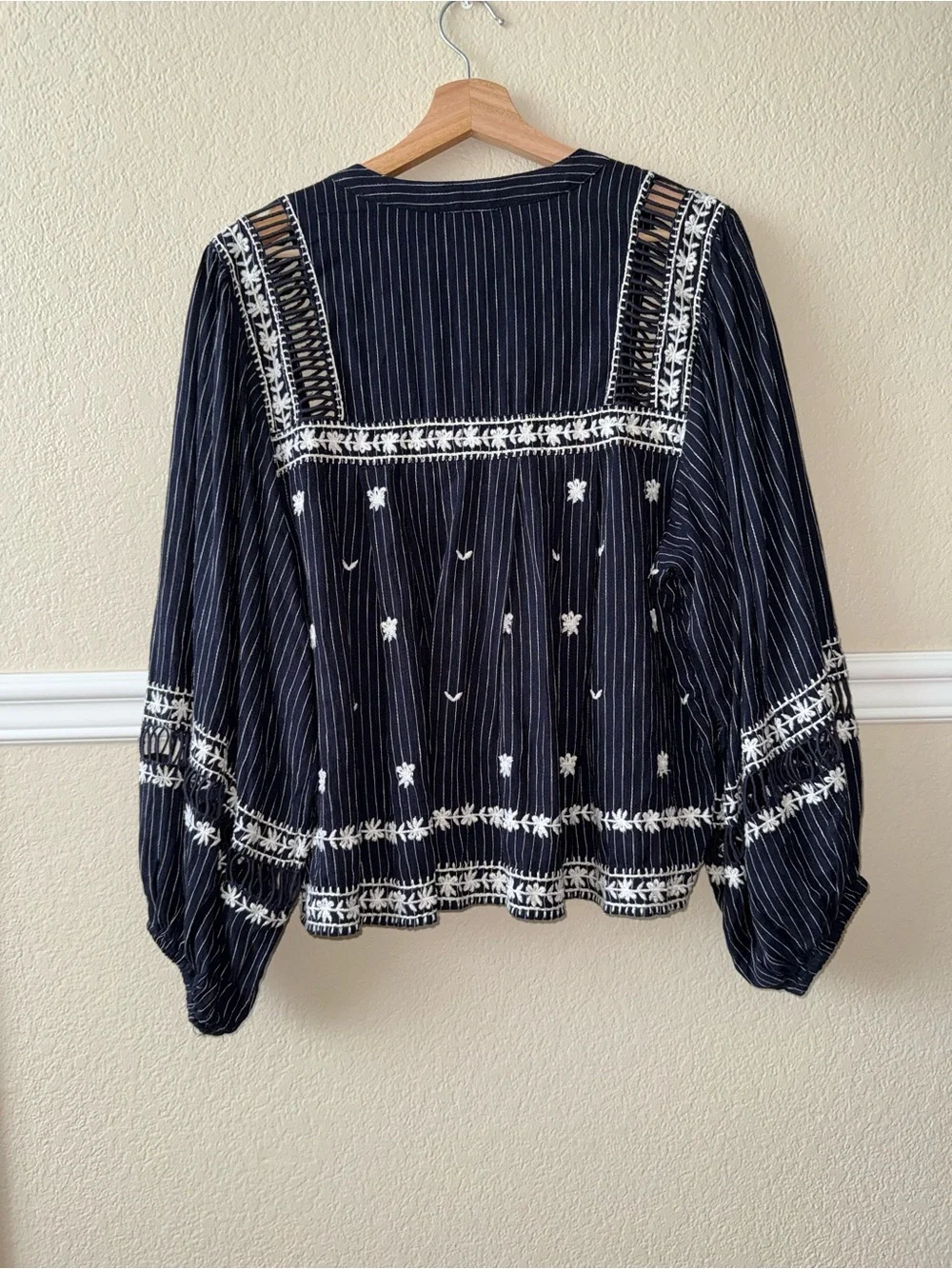 Free People All Roads Lead To You Embroidered Linen Puff Sleeve Blouse Navy M